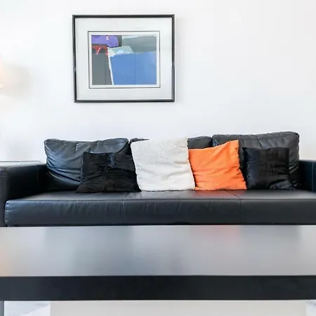 Lovely With River Views And Parking Apartment