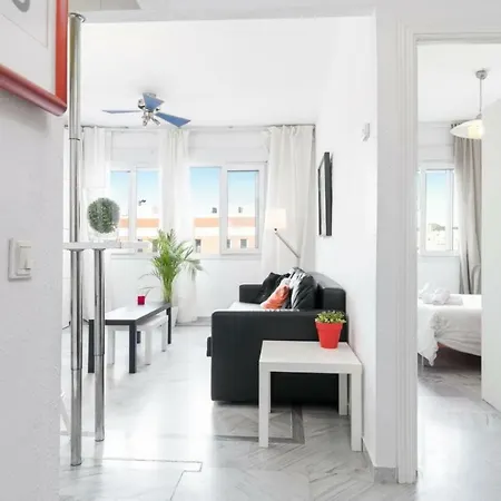 Lovely With River Views And Parking * Málaga