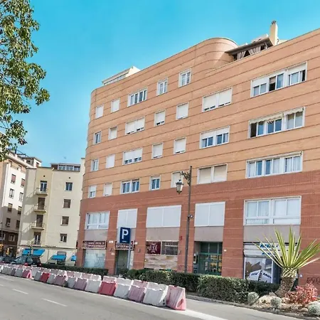 Lovely With River Views And Parking Apartment Málaga