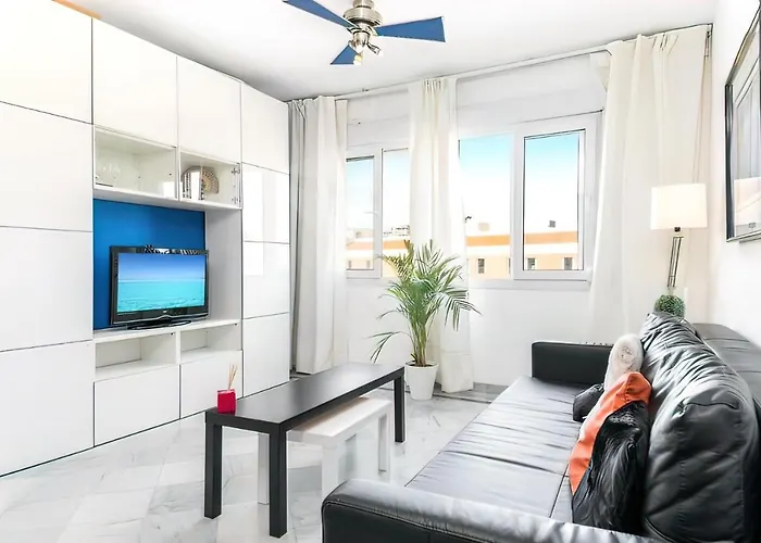 Lovely With River Views And Parking Apartmán