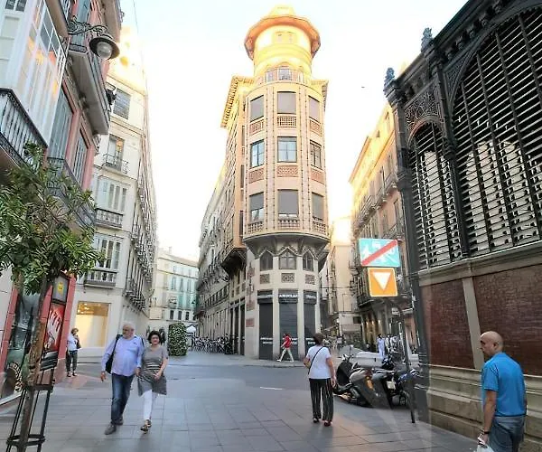Lovely With River Views And Parking Màlaga
