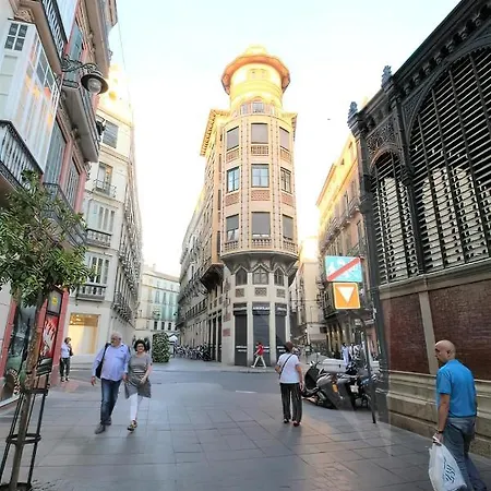 Lovely With River Views And Parking Málaga